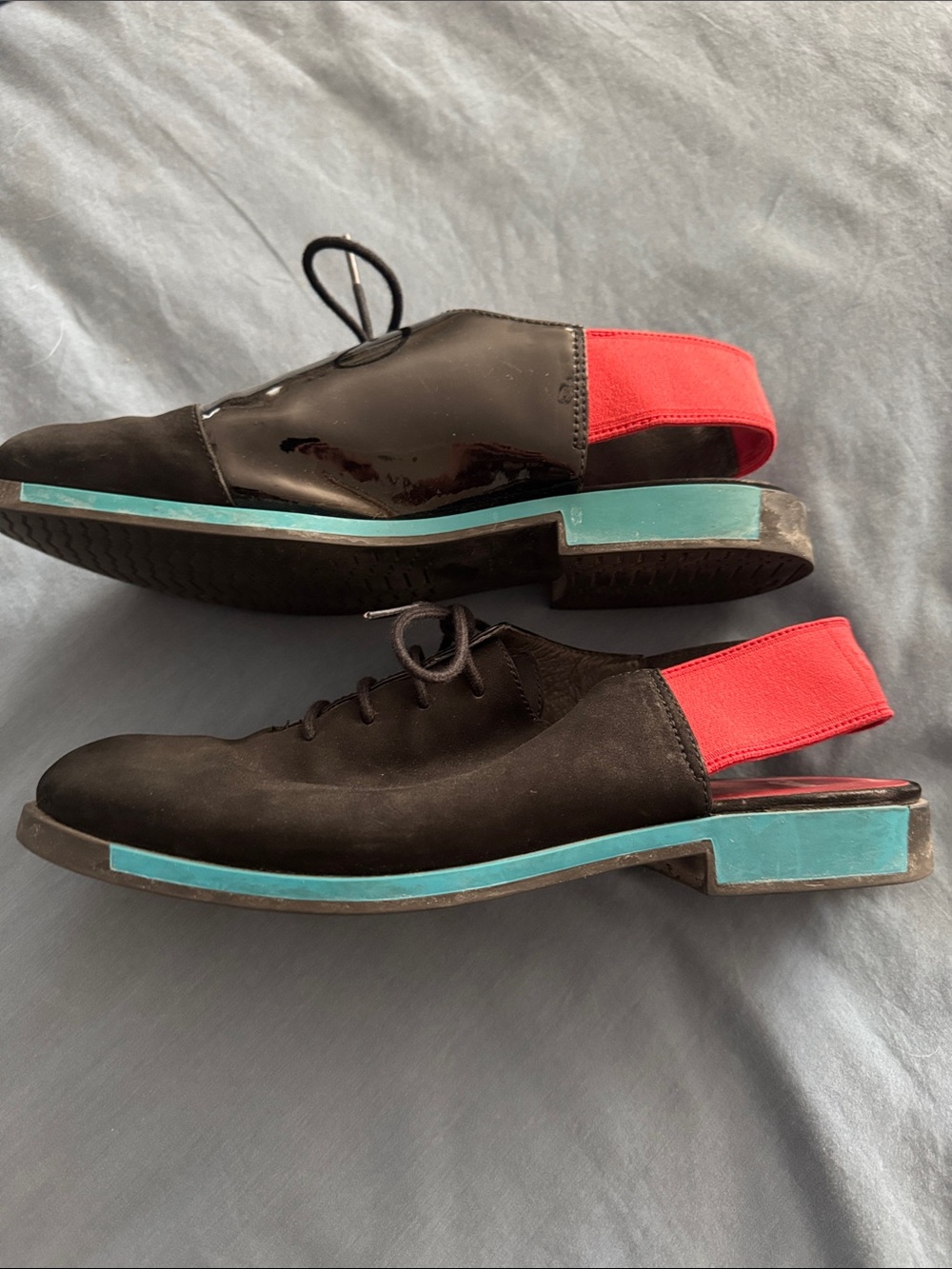 Camper Women’s Black Oxford sling backs with Red and Turquoise Heel Accent - Picture 3 of 7